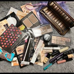 Makeup bundle